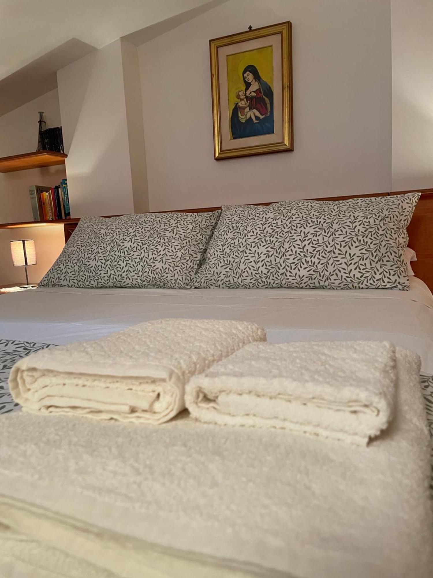 Appartement La Casa Nel Cortile à Castelbuono  Extérieur photo