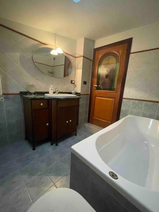 Appartement La Casa Nel Cortile à Castelbuono  Extérieur photo